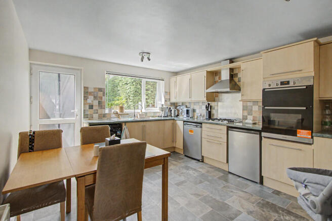 2 bed Terraced for sale Image 8