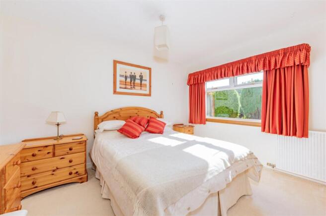 8 Broomwell Gardens Monikie-1.JPG
