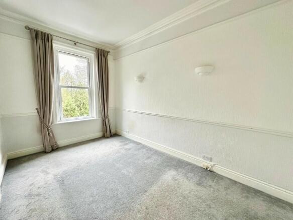 2 bed Apartment to rent Image 9