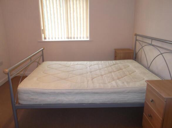 2 bed Apartment to rent Image 4