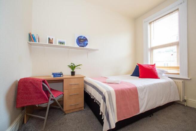 8 bed Terraced to rent Image 12