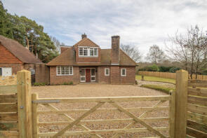 Pine Lodge, London Road, Bolney RH17 5PY