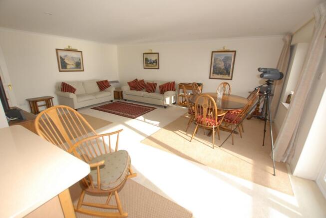 Sitting/Dining room