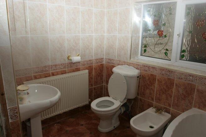 4 bed House Share to rent Image 9