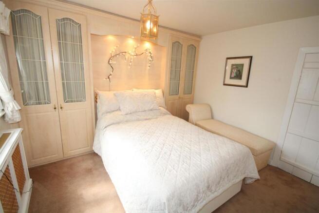 Bedroom Aspect 2