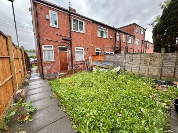 2 bed End of Terrace to rent Image 12