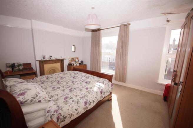 Bedroom 1.JPG