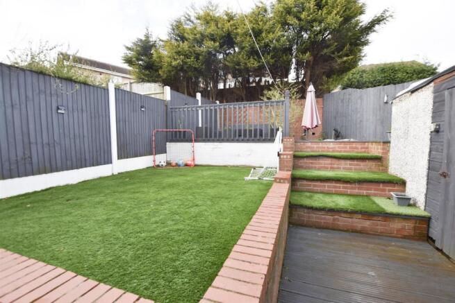 REAR ENCLOSED  GARDEN