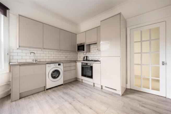 Chadwick Road, E11