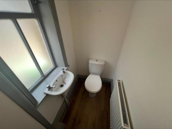 4 bed End of Terrace to rent Image 9