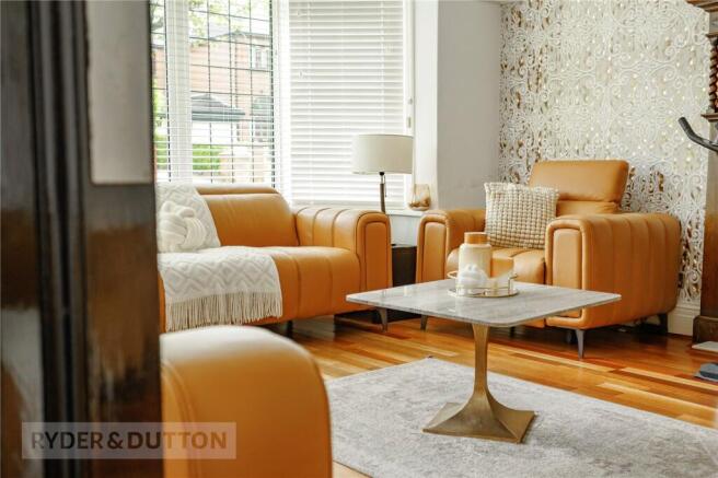 5 bed Detached for sale Image 6