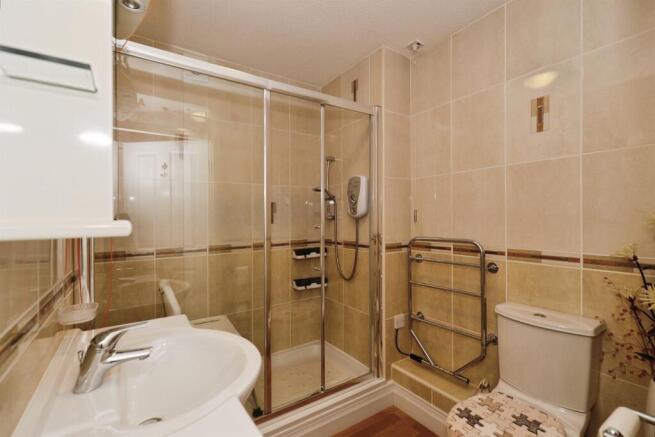 2 bed Retirement Property for sale Image 7