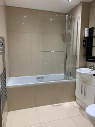 Main family bathroom