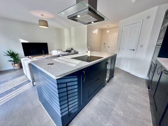 2 bed Apartment for sale Image 9