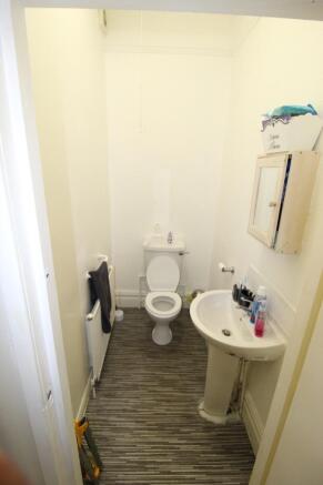8 bed House to rent Image 7