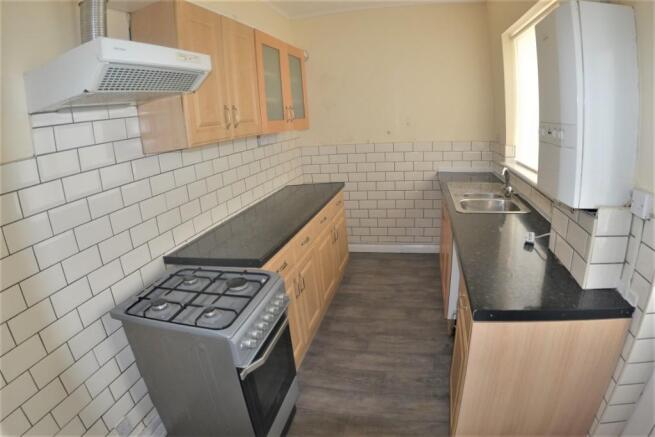 2 bed Terraced to rent Image 5