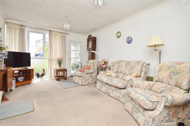 Dakota Drive, Whitchurch, Bristol photo 2
