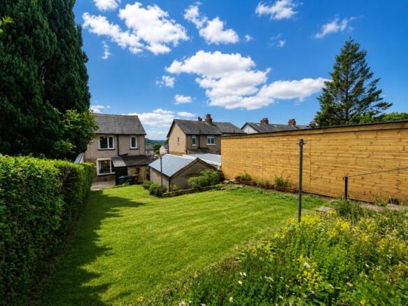 3 bed Semi-Detached to rent Image 4