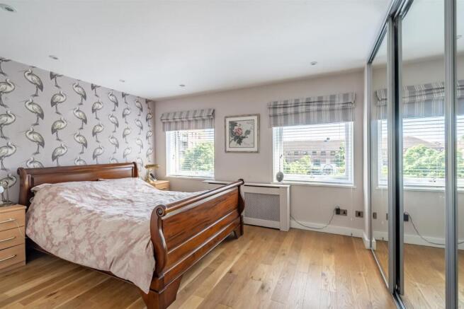 3 bed Town House for sale Image 12