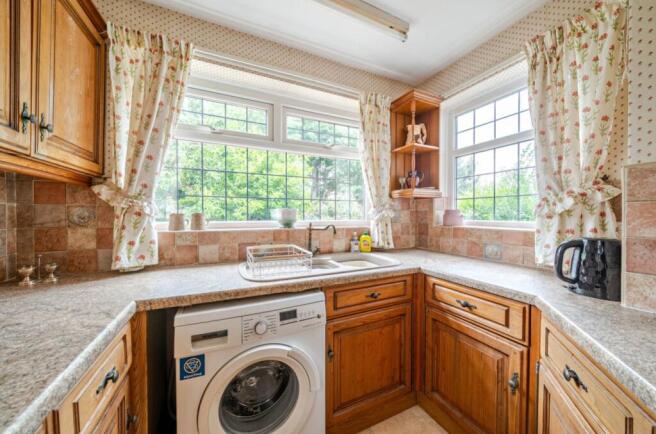 3 bed Semi-Detached for sale Image 5