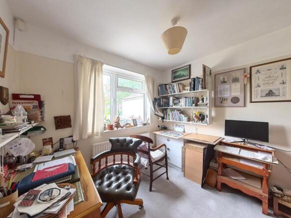 Bedroom / Study