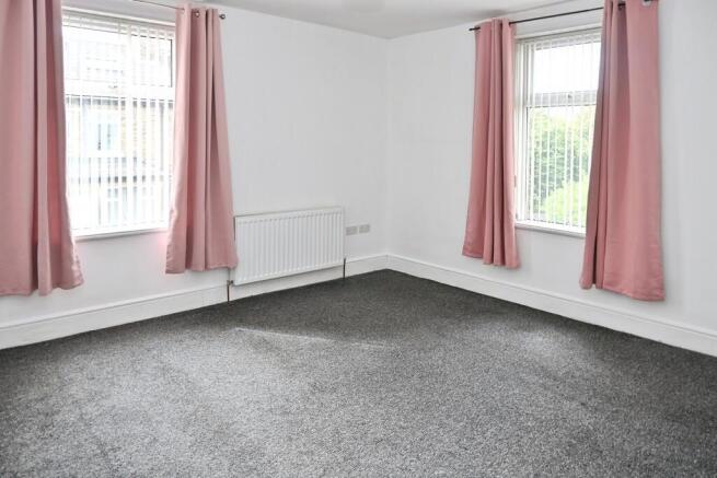3 bed Semi-Detached to rent Image 10