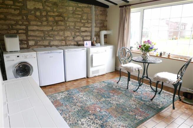 CONSERVATORY/RECEPTION ROOM