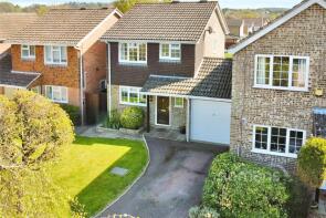 40, Dovedale Close, Owlsmoor, Sandhurst GU47 0YG