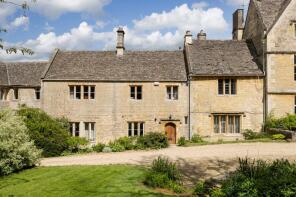 2, Sevenhampton Manor, Sevenhampton GL54 5SW