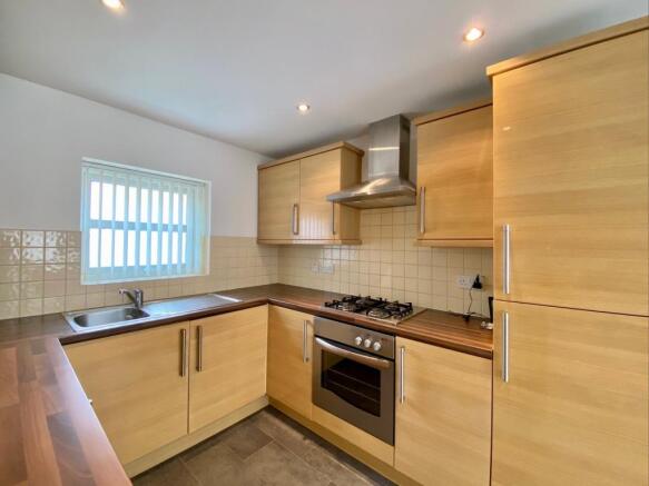 Halsall Ln - kitchen