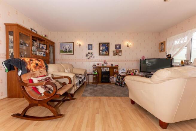 23 Romany Close (5 of 16).jpg