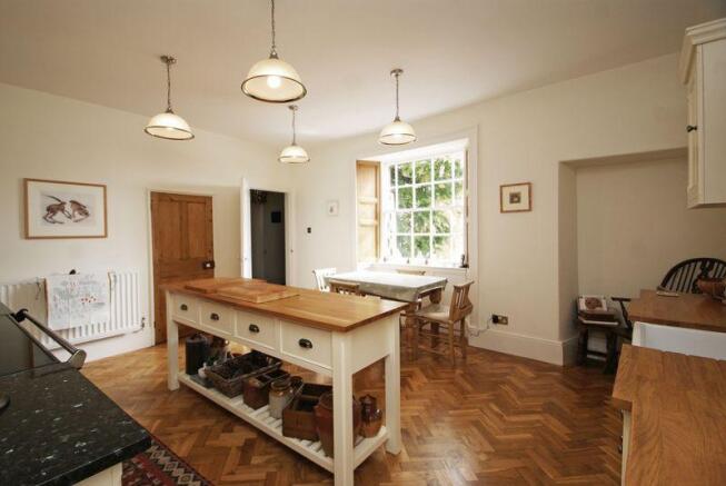 Kitchen alt angle
