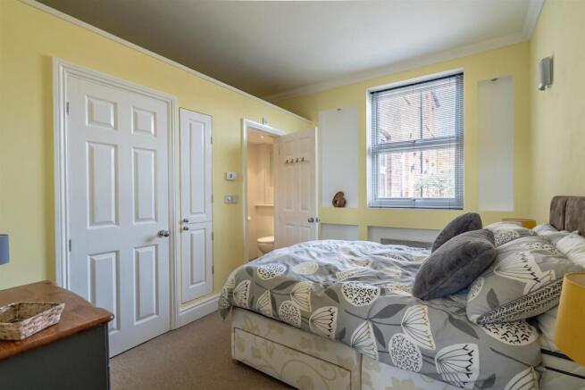 2 bed House for sale Image 6