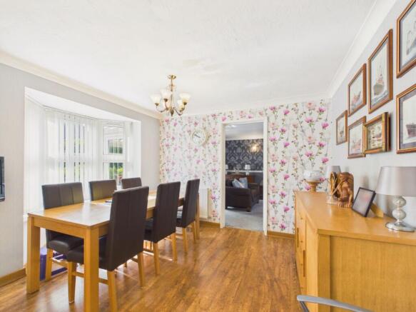 4 bed Detached for sale Image 10