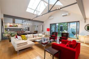 Flat 1, 122a, Gloucester Avenue, London NW1 8HX