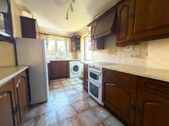 3 bed Semi-Detached for sale Image 4