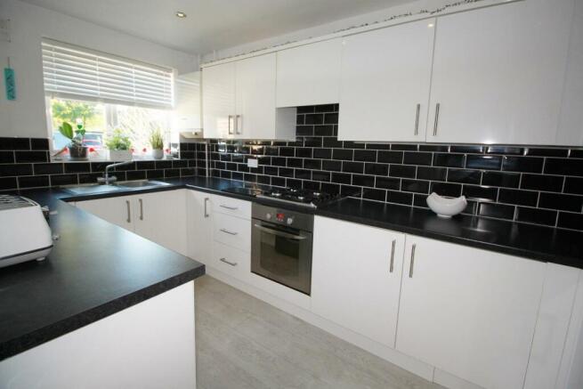 Kitchen 1.JPG