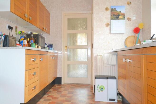 kitchen 2.JPG