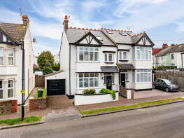 4, Sandown Avenue, Westcliff-on-sea SS0 9YB