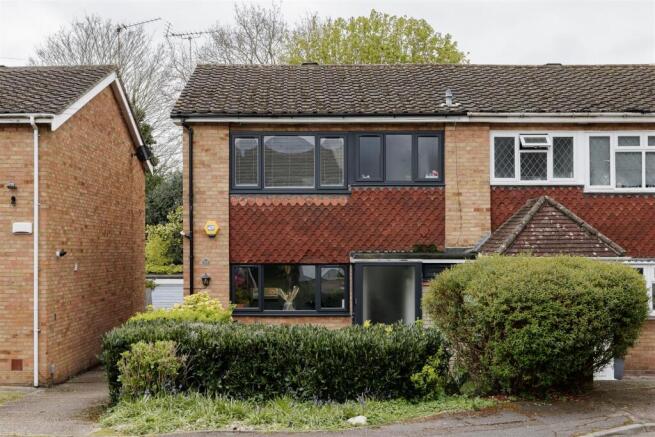 St. Johns Court, IG9