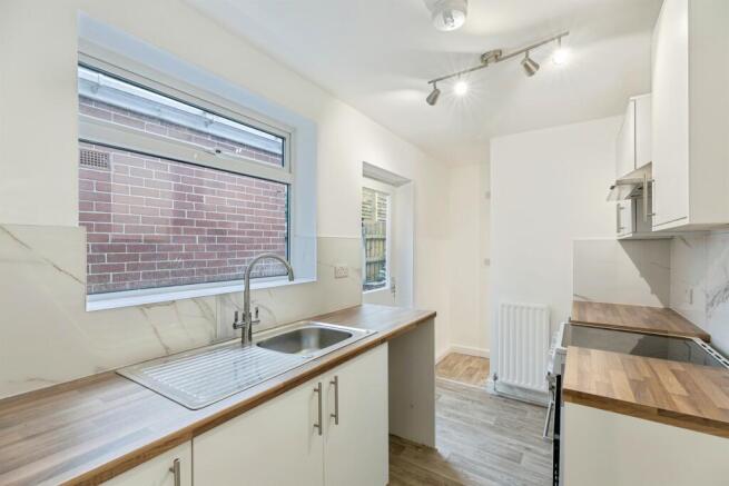 2 bed Terraced for sale Image 6