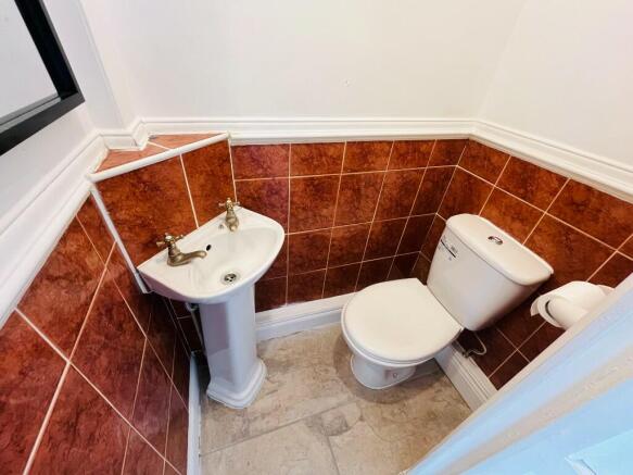 3 bed Semi-Detached to rent Image 4