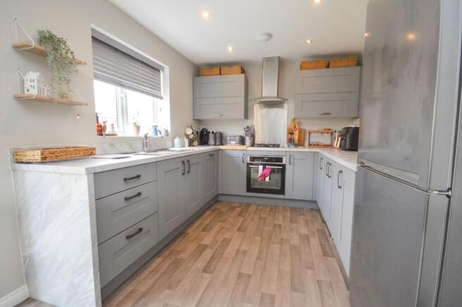 4 bed Detached for sale Image 5