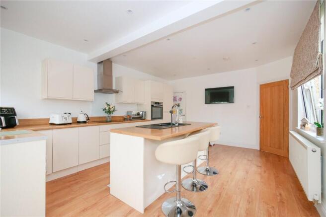 3 bed Semi-Detached for sale Image 4