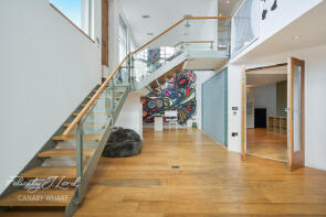 Flat A, 262, Manchester Road, London E14 3HW