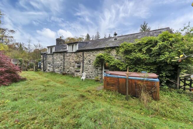Ganllwyd, LL40 2HY photo 4