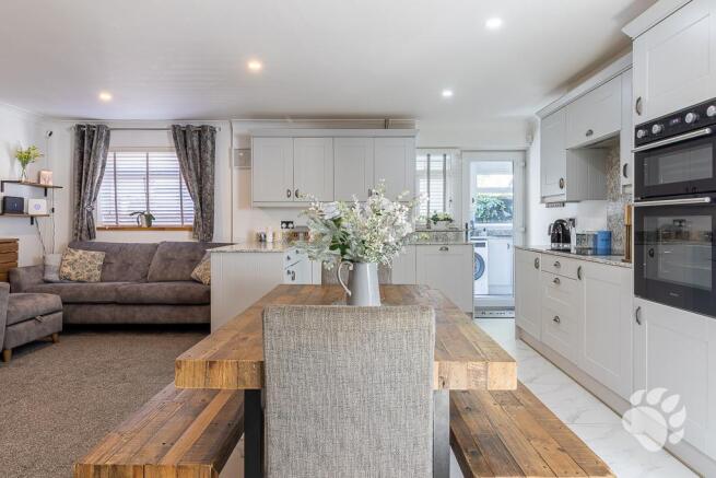 Bungalow - Kitchen / Family Room