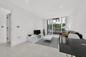Flat 4, Christopher Court, Leman Street, London E1 8GJ
