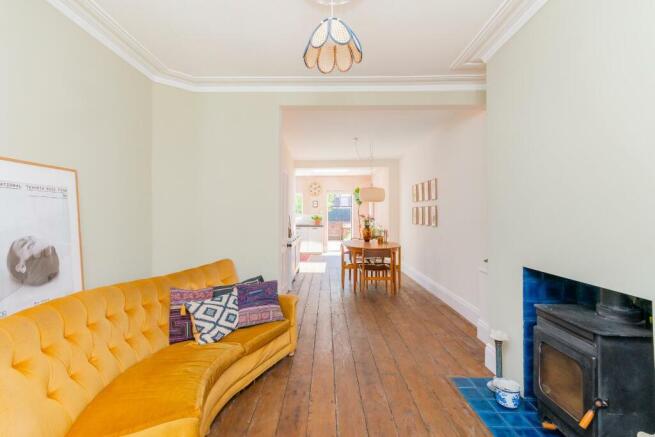DAORYELSKOOC1 - Living Room A.jpg