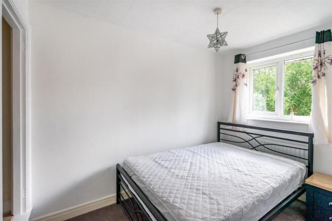 2 bed Terraced to rent Image 9
